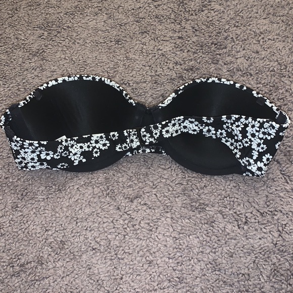 Old navy strapless swimsuit top - Picture 2 of 4